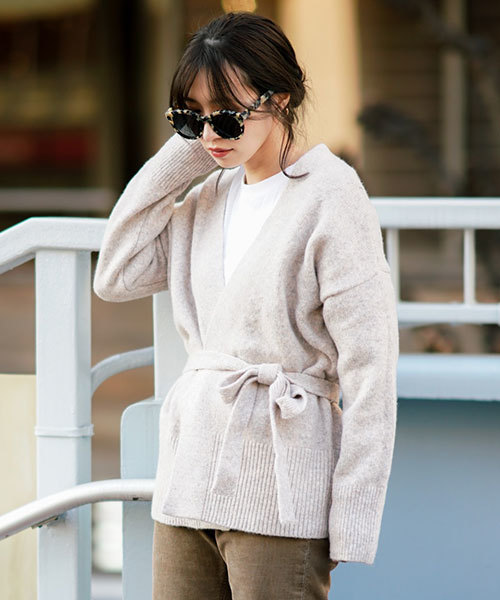 TRUNC（トランクエイティーエイト）の「Waist Cord  Design Cardigan（カーディガン/ボレロ・レディース・ベージュ/その他・FREE）」の2枚目の写真