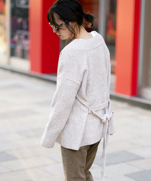 TRUNC（トランクエイティーエイト）の「Waist Cord  Design Cardigan（カーディガン/ボレロ・レディース・ベージュ/その他・FREE）」の4枚目の写真