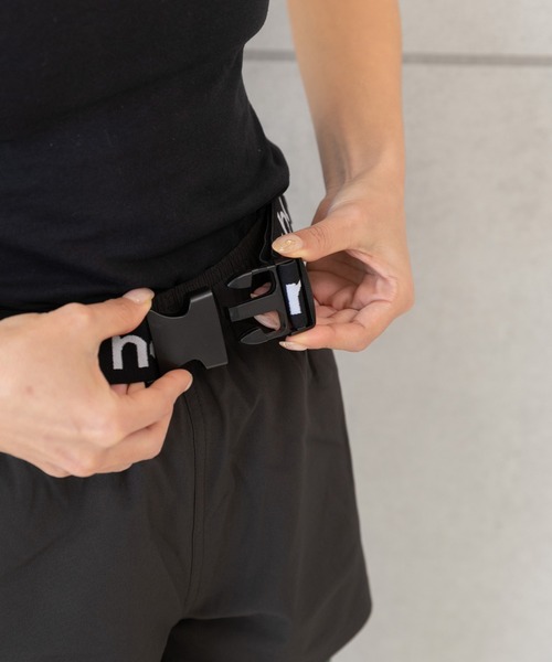 NEW BALANCE（ニューバランス）の「new balance [ランニングポーチ] スポーツ ランニング スマホポーチ ケース 小物入れ（スポーツグッズ・メンズ・ブラック/グレー/ピンク・MEDIUM/ONE SIZE）」の18枚目の写真