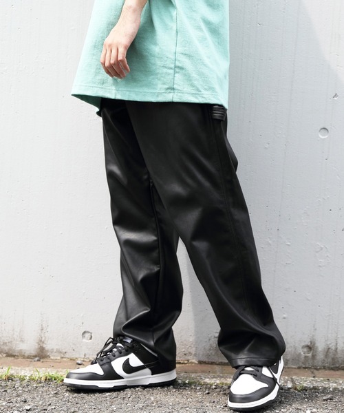 ８(eight)（エイト）の「デニムペインターパンツ（デニムパンツ・メンズ・ブラック/インディゴブルー/ブルー/オフホワイト/その他1/その他2/グリーン/ブラック系その他/オレンジ/パープル/レッド/ホワイト系その他/ブラック系その他2/ブラック系その他3/ライトインディゴブルー/ブラック系その他4/ライトグレー/ネイビー/ブルー系その他/チャコール/ベージュ/ブラック系その他5/サックスブルー/オリーブ・MEDIUM/LARGE/X-LARGE）」の4枚目の写真