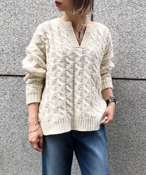 PAGEBOY（ページボーイ）の「ケーブルキーネックプルオーバー（ニット/セーター・レディース・チャコールグレー/パープル/オフホワイト/ライトブラウン・FREE）」の6枚目の写真