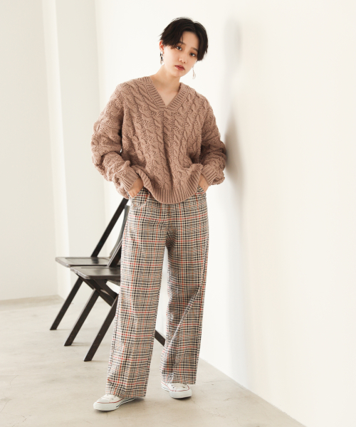 PAGEBOY（ページボーイ）の「ケーブルキーネックプルオーバー（ニット/セーター・レディース・チャコールグレー/パープル/オフホワイト/ライトブラウン・FREE）」の12枚目の写真