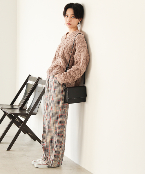 PAGEBOY（ページボーイ）の「ケーブルキーネックプルオーバー（ニット/セーター・レディース・チャコールグレー/パープル/オフホワイト/ライトブラウン・FREE）」の13枚目の写真