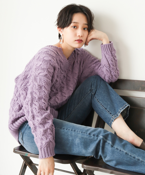 PAGEBOY（ページボーイ）の「ケーブルキーネックプルオーバー（ニット/セーター・レディース・チャコールグレー/パープル/オフホワイト/ライトブラウン・FREE）」の15枚目の写真