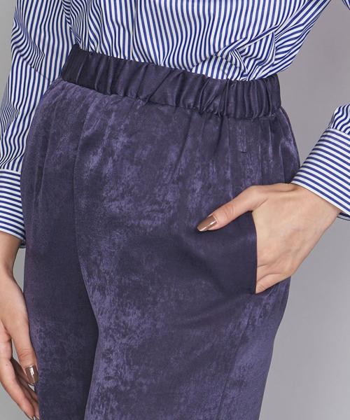BEAUTY&YOUTH UNITED ARROWS（ビューティーアンドユースユナイテッドアローズ）の「BY スウェードライクサテンワイドパンツо（その他パンツ・レディース・ネイビー/その他1/オリーブ・SMALL/MEDIUM）」の19枚目の写真