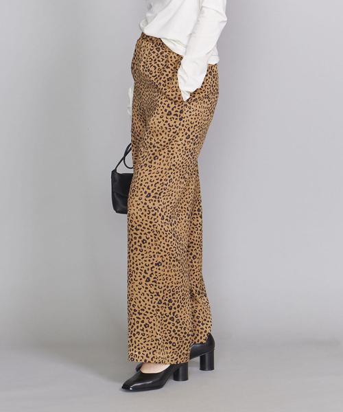 BEAUTY&YOUTH UNITED ARROWS（ビューティーアンドユースユナイテッドアローズ）の「BY スウェードライクサテンワイドパンツо（その他パンツ・レディース・ネイビー/その他1/オリーブ・SMALL/MEDIUM）」の11枚目の写真