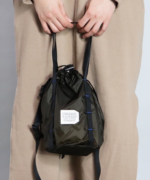 FREDRIK PACKERS(フレドリックパッカーズ)の「【FREDRIK PACKERS/フレドリックパッカーズ】-salle de bal限定- LIP巾着ショルダー(ショルダーバッグ)」|カーキ