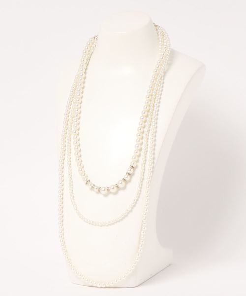 Cupid Heart（キューピッドハート）の「【Cupid Heart】結婚式アクセ マルチウェイ3連パールネックレス（ネックレス・レディース・ベージュ・MEDIUM）」の2枚目の写真