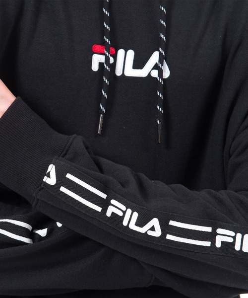 FILA(フィラ)の「【FILA/フィラ】WEB限定 別注 ビックシルエット ロゴテープ スウェット プルパーカー(パーカー・メンズ・ブラック/ホワイト/杢グレー・M/L/LL/5L/3L/4L)」の7枚目の写真