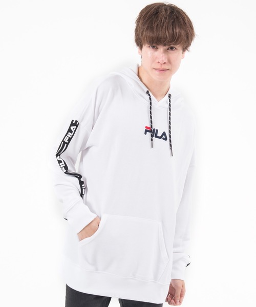 FILA(フィラ)の「【FILA/フィラ】WEB限定 別注 ビックシルエット ロゴテープ スウェット プルパーカー(パーカー・メンズ・ブラック/ホワイト/杢グレー・M/L/LL/5L/3L/4L)」の4枚目の写真