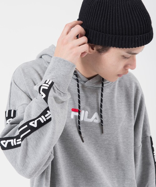 FILA(フィラ)の「【FILA/フィラ】WEB限定 別注 ビックシルエット ロゴテープ スウェット プルパーカー(パーカー・メンズ・ブラック/ホワイト/杢グレー・M/L/LL/5L/3L/4L)」の11枚目の写真