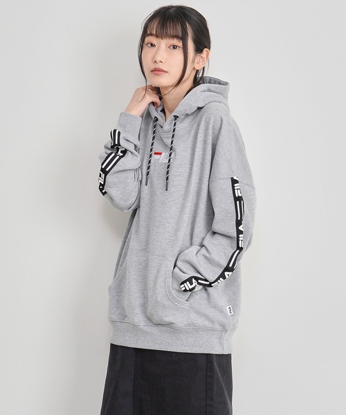 FILA(フィラ)の「【FILA/フィラ】WEB限定 別注 ビックシルエット ロゴテープ スウェット プルパーカー(パーカー・メンズ・ブラック/ホワイト/杢グレー・M/L/LL/5L/3L/4L)」の17枚目の写真