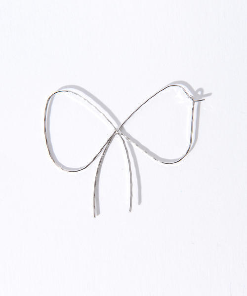 BEAMS BOY（ビームスボーイ）の「BEAMS BOY / リボンフープピアス（ピアス（両耳用）・レディース・ブラック系その他/ゴールド・ONE SIZE）」の10枚目の写真