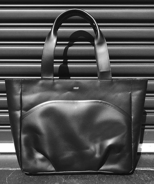 DECADE(ディケイド)の「カウスムースレザー・トートバッグ DECADE(No-01235) Cow Smooth Leather Tote Bag ディケイド(トートバッグ)」|ブラック