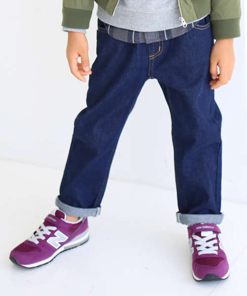 green label relaxing(グリーンレーベルリラクシング)の「デニム テーパードパンツ フルレングス(デニムパンツ・キッズ・ネイビー・95/S/105/M/115/L/125/135)」の2枚目の写真