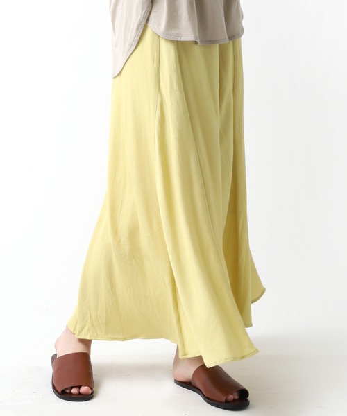 RNA-N(アールエヌエーエヌ)の「G0993 ロングフレアースカート(スカート・レディース・ベージュ/ブルー/イエロー・MEDIUM)」の6枚目の写真