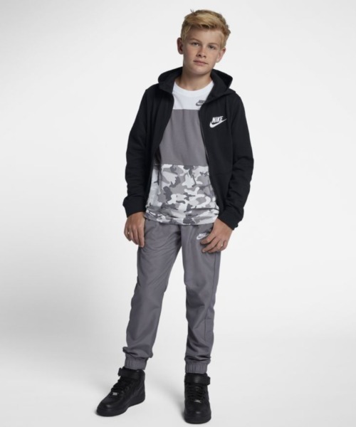 NIKE(ナイキ)の「ナイキ NIKE YTH フルジップ ジャージ フーディ(スウェット・キッズ・ブラック・130cm/140cm/150cm/160cm)」の3枚目の写真
