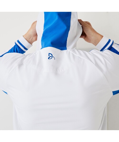 LACOSTE（ラコステ）の「『ノバク・ジョコビッチ』Vライン配色ウィンドブレイカー（マウンテンパーカー・メンズ・ホワイト×ブルー・48/46/50/52）」の4枚目の写真