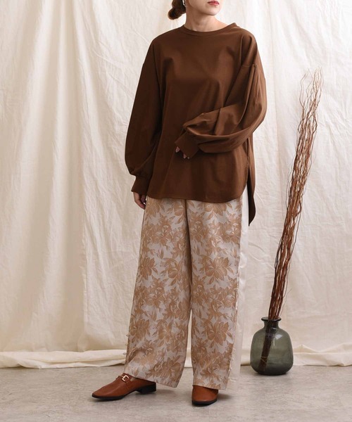 LHELBIE(レルビエ)の「裾ボタン2WAYシルエットサテンジャガードパンツ(その他パンツ・レディース・ネイビー/イエロー/グリーン/ライトベージュ・M)」の9枚目の写真