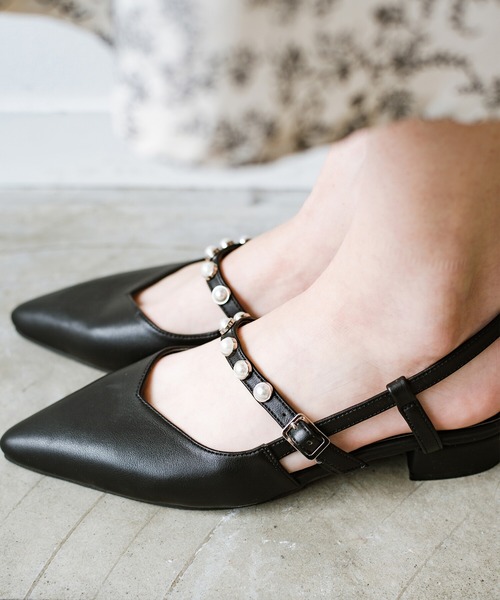 haco!（ハコ）の「シンプルコーデもパパッと華やぐ！ツヤっとプラパールがおめかし気分を高めてくれるポインテッドパンプス（パンプス・レディース・ライトグレー/ブラック・1/2/4/6/3/5）」の18枚目の写真