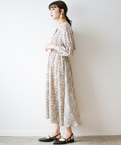 haco!（ハコ）の「シンプルコーデもパパッと華やぐ！ツヤっとプラパールがおめかし気分を高めてくれるポインテッドパンプス（パンプス・レディース・ライトグレー/ブラック・1/2/4/6/3/5）」の8枚目の写真