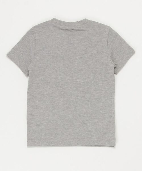 NIKE（ナイキ）の「NIKE/ナイキ キッズ半袖Tシャツ 867065-042（Tシャツ/カットソー・キッズ・グレー・110cm/105cm/120cm/115cm）」の2枚目の写真