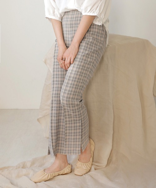 Bab(バブ)の「【WEB限定】フレアチェックパンツ(その他パンツ・レディース・クリーム/ブラック・38)」の1枚目の写真