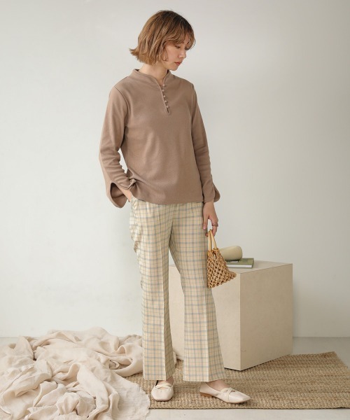Bab(バブ)の「【WEB限定】フレアチェックパンツ(その他パンツ・レディース・クリーム/ブラック・38)」の9枚目の写真