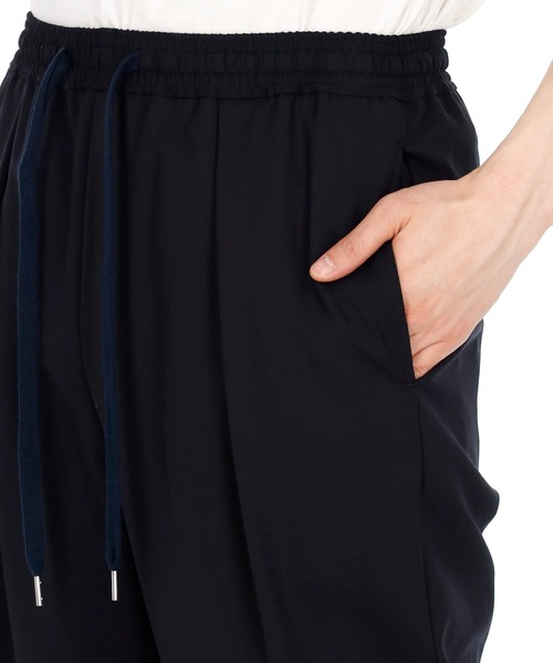 yoshiokubo（ヨシオクボ）の「yoshiokubo “KUROKO”タックパンツ（その他パンツ・メンズ・ネイビー・1/3/2）」の5枚目の写真