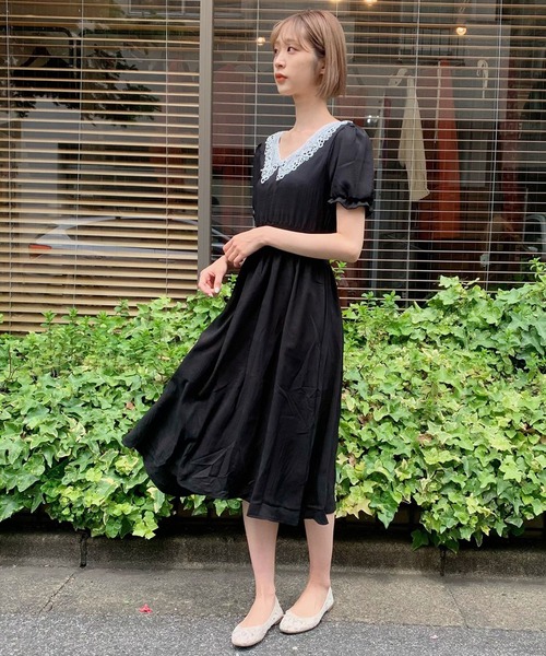 titty＆Co. PETIT（ティティアンドコープティ）の「【titty&Co.PETIT】レースカラーミディワンピース（ワンピース・レディース・ブラック・SMALL/MEDIUM）」の3枚目の写真