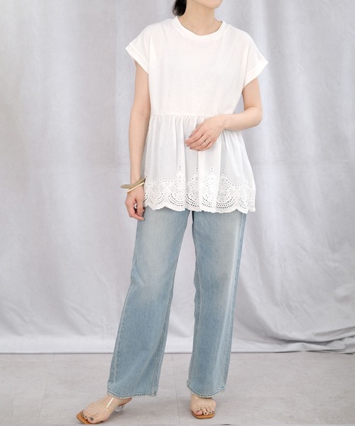 ＡＮＤＪ（アンドジェイ）の「ウエスト切替スカラップ刺繍フレンチ袖ペプラムトップス（Tシャツ/カットソー・レディース・ブラック/ホワイト・M）」の6枚目の写真