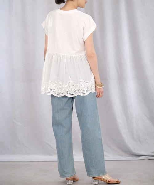 ＡＮＤＪ（アンドジェイ）の「ウエスト切替スカラップ刺繍フレンチ袖ペプラムトップス（Tシャツ/カットソー・レディース・ブラック/ホワイト・M）」の7枚目の写真