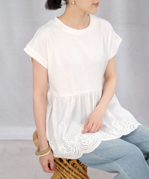 ＡＮＤＪ（アンドジェイ）の「ウエスト切替スカラップ刺繍フレンチ袖ペプラムトップス（Tシャツ/カットソー・レディース・ブラック/ホワイト・M）」の8枚目の写真