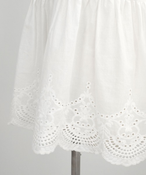 ＡＮＤＪ（アンドジェイ）の「ウエスト切替スカラップ刺繍フレンチ袖ペプラムトップス（Tシャツ/カットソー・レディース・ブラック/ホワイト・M）」の19枚目の写真