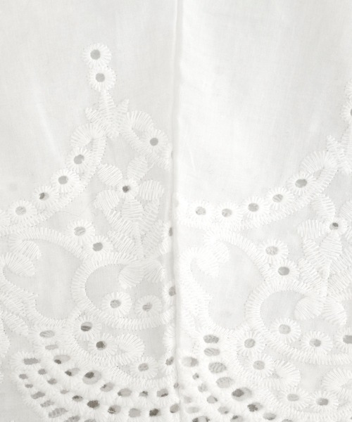 ＡＮＤＪ（アンドジェイ）の「ウエスト切替スカラップ刺繍フレンチ袖ペプラムトップス（Tシャツ/カットソー・レディース・ブラック/ホワイト・M）」の20枚目の写真