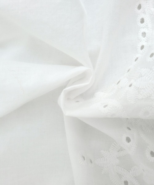 ＡＮＤＪ（アンドジェイ）の「ウエスト切替スカラップ刺繍フレンチ袖ペプラムトップス（Tシャツ/カットソー・レディース・ブラック/ホワイト・M）」の22枚目の写真