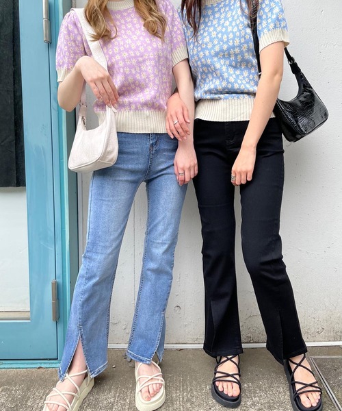 WEGO(ウィゴー)の「WEGO/スリットフレアデニムパンツ(デニムパンツ・レディース・ブラック/ブルー・SMALL/MEDIUM/LARGE)」の7枚目の写真