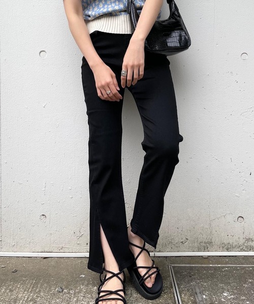 WEGO(ウィゴー)の「WEGO/スリットフレアデニムパンツ(デニムパンツ・レディース・ブラック/ブルー・SMALL/MEDIUM/LARGE)」の6枚目の写真