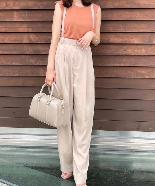 anuans（アニュアンス）の「サスペンダー付きタックワイドパンツ（スラックス・レディース・ピンクベージュ/ベージュ/ブラック・SMALL/MEDIUM）」の7枚目の写真