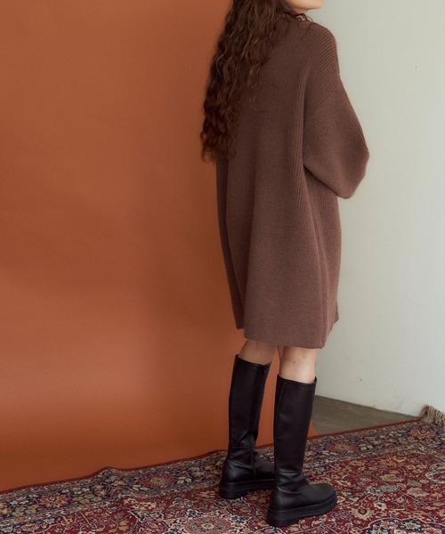 titivate（ティティベイト）の「ビッグシルエットミニ丈ニットワンピース（ワンピース・レディース・ブラウン/チャコール/ライトベージュ/ブルー/サンドベージュ・M/S）」の6枚目の写真