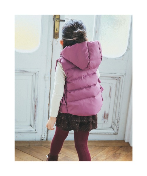 BeBe（ベベ）の「BeBe/フリルリボンポケットタフタダウンベスト(90~150cm)（ベスト・キッズ・ネイビー/ピンク・120/140/100/150/130/90/110）」の21枚目の写真