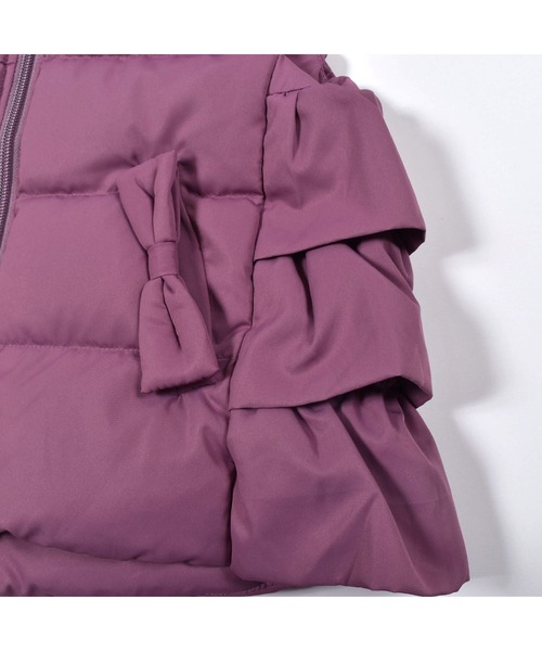 BeBe（ベベ）の「BeBe/フリルリボンポケットタフタダウンベスト(90~150cm)（ベスト・キッズ・ネイビー/ピンク・120/140/100/150/130/90/110）」の5枚目の写真