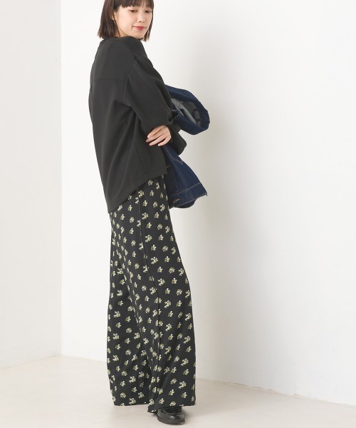 OMNES（オムネス）の「フラワープリントイージーパンツ（その他パンツ・レディース・ブラック/ブラウン・FREE）」の10枚目の写真