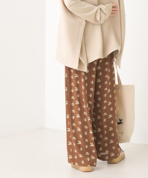 OMNES（オムネス）の「フラワープリントイージーパンツ（その他パンツ・レディース・ブラック/ブラウン・FREE）」の14枚目の写真
