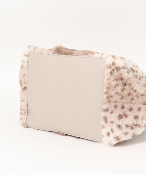 alcali（アルカリ）の「エムヴ　ファー使いハンドバッグ【取り扱い店舗限定】（ハンドバッグ・レディース・グレー/ブラウン・FREE）」の7枚目の写真