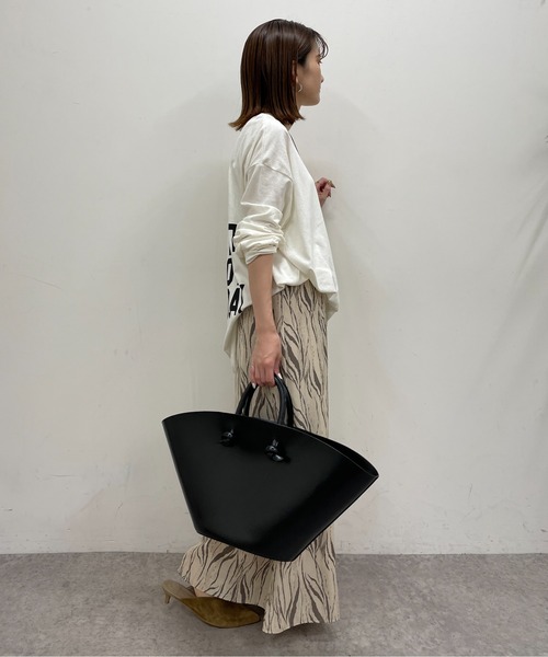 LOUNGEDRESS（ラウンジドレス）の「2way BIGロゴロンT（Tシャツ/カットソー・レディース・ブラック/オフホワイト・FREE）」の19枚目の写真