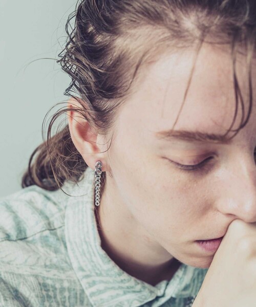 and cloud（アンドクラウド）の「Gradation Earring M / Single（イヤリング・レディース・シルバー/シルバー系その他/イエローゴールド/ゴールド系その他・FREE）」の8枚目の写真