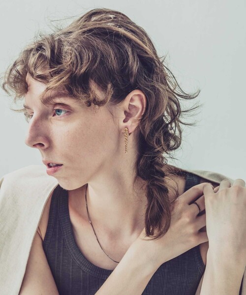 and cloud（アンドクラウド）の「Gradation Earring M / Single（イヤリング・レディース・シルバー/シルバー系その他/イエローゴールド/ゴールド系その他・FREE）」の11枚目の写真