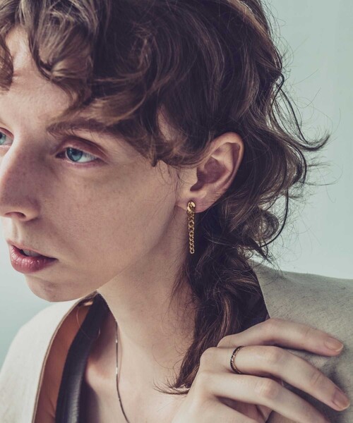 and cloud（アンドクラウド）の「Gradation Earring M / Single（イヤリング・レディース・シルバー/シルバー系その他/イエローゴールド/ゴールド系その他・FREE）」の12枚目の写真