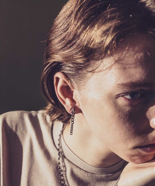 and cloud（アンドクラウド）の「Gradation Earring M / Single（イヤリング・レディース・シルバー/シルバー系その他/イエローゴールド/ゴールド系その他・FREE）」の16枚目の写真